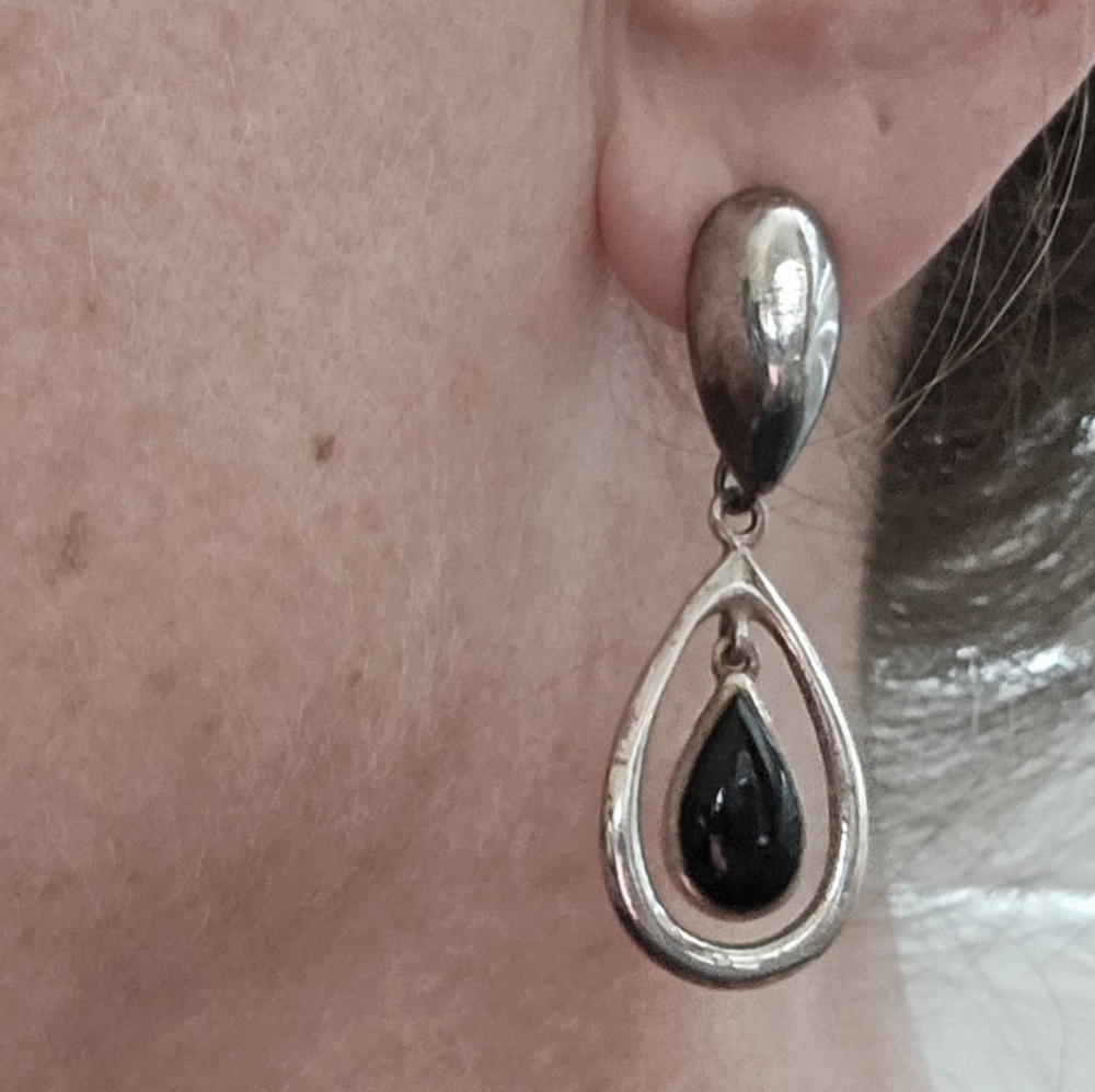 VTG 925 Oxidized Sterling Silver  Black Onyx Open Teardrop  Dangle Earrings 1.5"